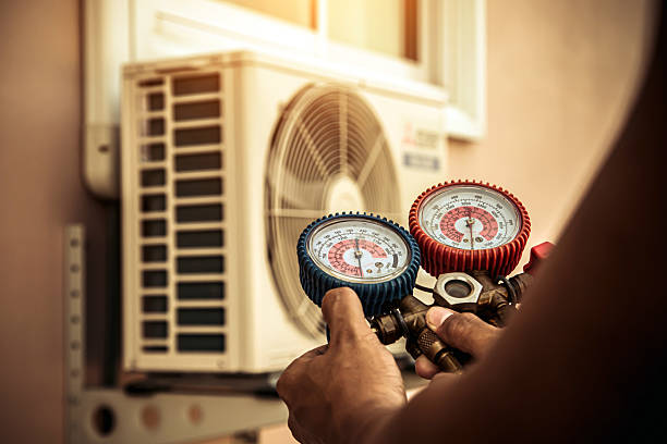 Professional Ductwork Repair technician working in Park City, IL